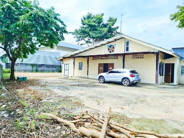 ไฟฟ้า 3 เฟ PTTลำลูกกาคลอง8 บ้านเดี่ยวชั้นเดียว 100ตร.วา. 200ตร.ม.