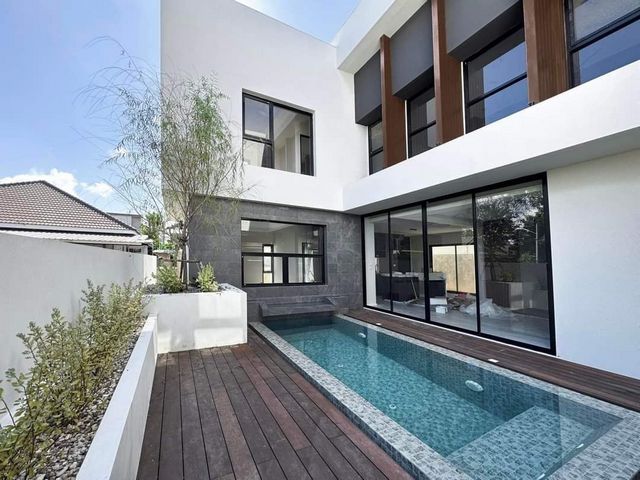 ราคาเริ่มต้น 10.5 ลบ. Modern Pool Villa หางดง มีเพียง 2 หลังเท่าน