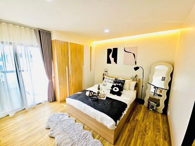 คุ้มมาก!! เพียง 1.39 ล.38 ตรม. SR Complex ห้องใหญ่ รีโนเวทใหม่