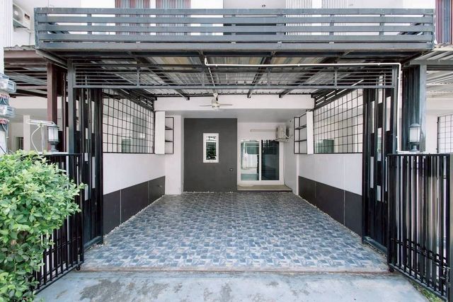 ให้เช่า/ขาย 3.5 ล้าน ดิเออบาน่า 3 ทาวน์เฮาส์ 2 ชั้น เฟอร์ครบ พร้อ