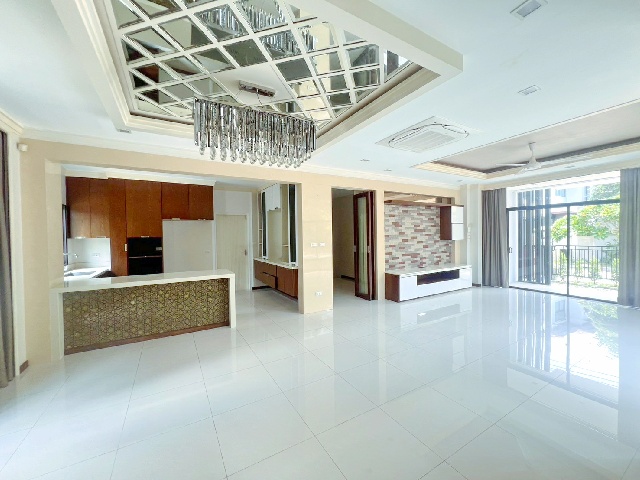 BTS บางหว้า1กม.5นให้เช่าบ้านเดี่ยวหลังใหญ่สุด 2 ชั้นหัวมุม สาทร