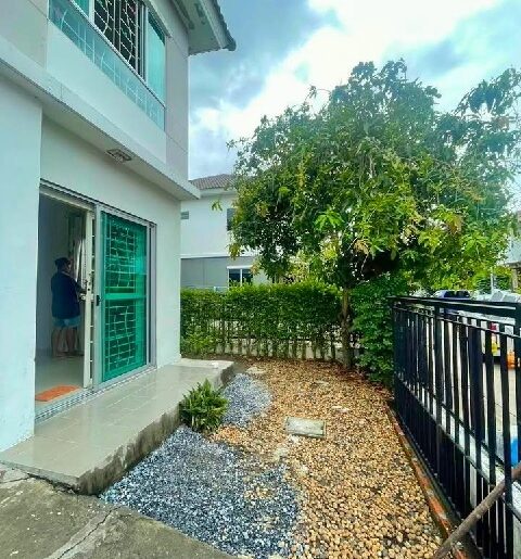 ทาวน์เฮ้าส์ 2 ชั้น สไตล์ Modern 3 นอน 2 น้ำ รร.นานาชาติดราก้อน 2.