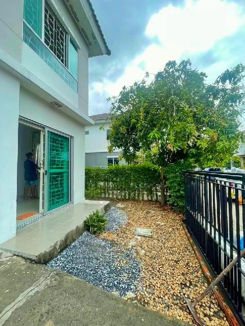 ทาวน์เฮ้าส์ 2 ชั้น สไตล์ Modern 3 นอน 2 น้ำ รร.นานาชาติดราก้อน 2.