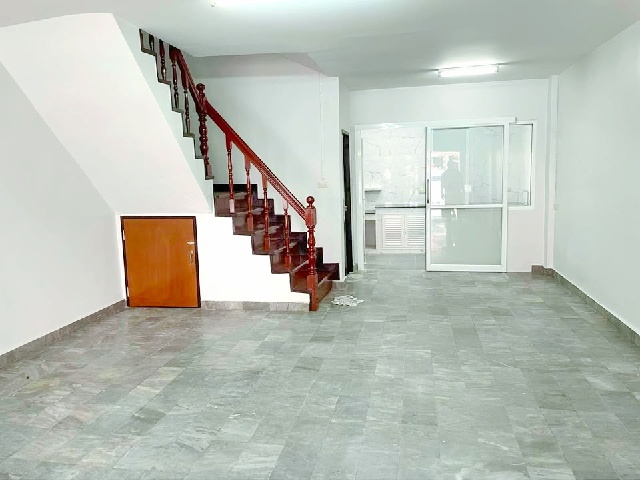 มีนบุรี 7.2 กม.ตลาดหทัยมิตร 1.9 กม. ให้เช่าทาว์นเฮาส์ 2ชั้น 20ตร