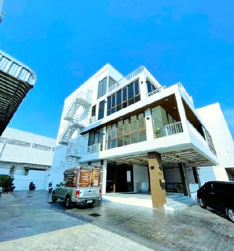 MRT ห้วยขวาง 650 ม.รร.นานาชาติรีเจ้นท์ 3.8 กม. ติดถนน สำนักงาน4ชั