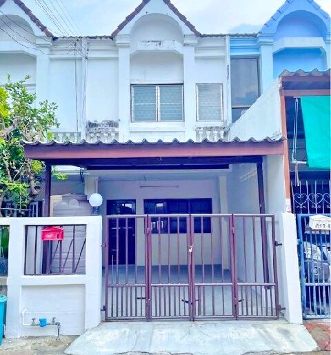 รีโนเวทใหม่ MRT โชคชัย 4 2.6 กม.ให้เช่าทาวน์เฮาส์ 2 ชั้น