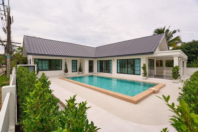 Pool villa 7.9 ล้าน พร้อมผู้เช่ารับค่าเช่า 660,000 บาท (สัญญา 1 ป