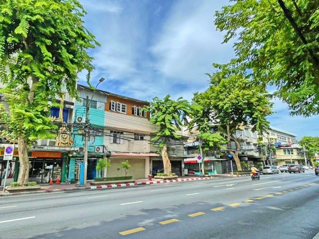 มหาไชย 2 คูหา 365ตร.ม.Renovateใหม่ ทำเลดี MRTสามยอด 1กม. 3 ชั้น