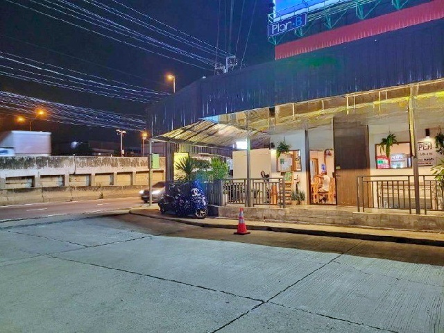 บรม สายใต้ใหม่ 4กม. สาย2-3 ให้เช่า ติดถนนใหญ่ 72ตร.ม. ร้านอาหาร