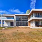 บ้านหรูขนาดใหญ่สไตล์โมเดิร์น เหมาะสำหรับครอบครัวใหญ่ จอดรถได้ 10+