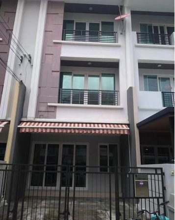 ให้เช่าทาวน์โฮม3ชั้น บ้านกลางเมือง ลาดพร้าว 71 เลียบทางด่วน
