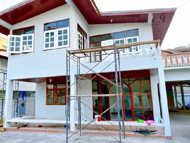 MRT บางกะปิ 350 ม. คฤหาสน์ ลาดพร้าว 107-111 เดอะมอลล์ 800 ม. 4-5