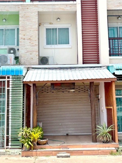 ติดถนน ใจกลาง สถานีรถไฟศรีสะเกษ 3.5 กม.ขาย-เช่าอาคารพาณิชย 3 ชั้น