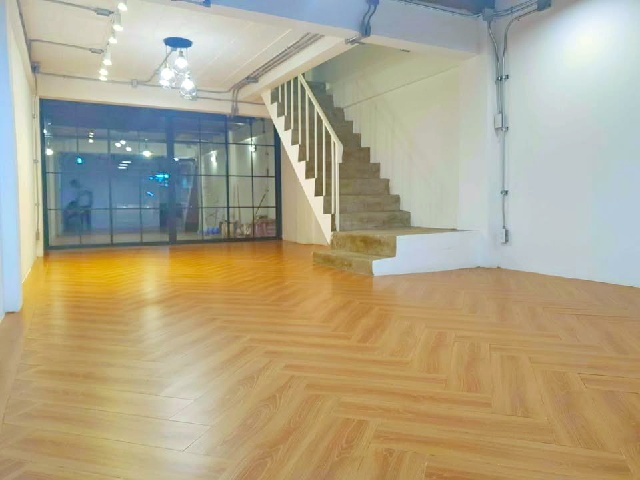 ทาวเฮ้าส์ 2 ชั้น 19ตร.วา.159 ตร.ม. รร.สิงคโปร์ 800 ม. 2 นอน