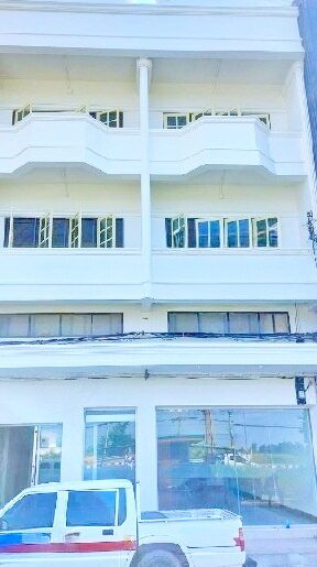 ม.พิษณุโลก 1.9 กม.โลตัส พิษณุโลก 1.8 กม.ให้เช่าอาคาร 3.5 ชั้น 2