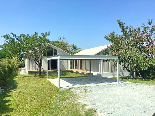 บางพระ ถ.ชลบุรี-พัทยา ให้เช่าสำนักงาน โกดัง 5ห้อง 200ตร.วา.