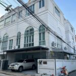 ให้เช่าโฮมออฟฟิต4ชั้นหลังมุม240ตร.ม.ย่านลาดพร้าววังหิน