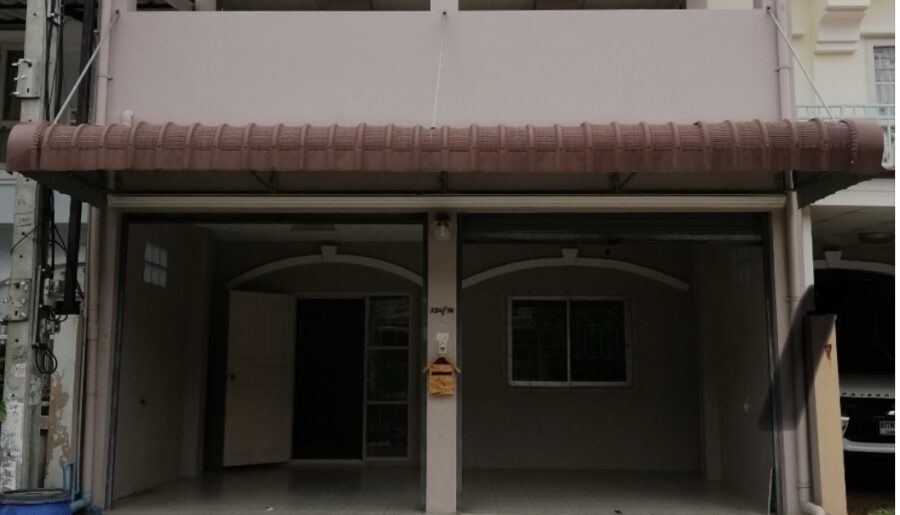 ทาวน์โฮม 2 ชั้น 4 นอน 2 น้ำ หมู่บ้าน กิตตินคร บางปูสมุทรปราการ