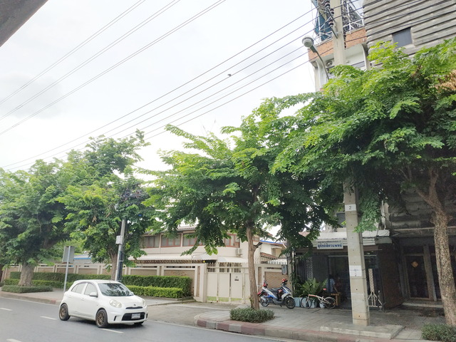 อาคารพาณิชย์ทำเลทอง-บางพลัด