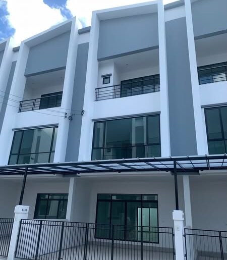 ให้เช่าทาวน์โฮมสวย 3ชั้น 25วา 3นอน 4 น้ำ 2ที่จอดรถ ถนนอุดมสุข