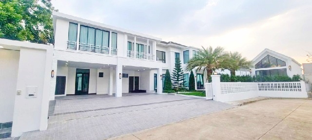 เพอร์เฟค สุขุมวิท 77 6นอน 8คัน รร.นานาชาติชาร์เตอร์ 4.9 กม.