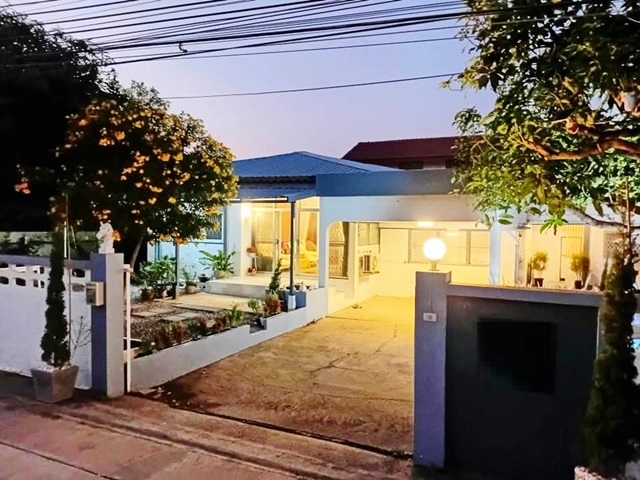 เซ็นทรัลแจ้งวัฒนะ 2.3 กม. ให้เช่าบ้าน 102ตร.ว. 4นอน 2น้ำ​
