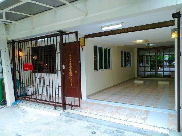 MRTคลองเตย ทาวน์เฮ้าส์ 2 ชั้น 20ตร.วา.160ตร.ม. 4นอน สุขุมวิท 4กม.