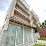 ทองหล่อ BTS พร้อมพง พลูวิลล่า ให้เช่าบ้านหรู 5 ชั้น สุขุมวิท45-49