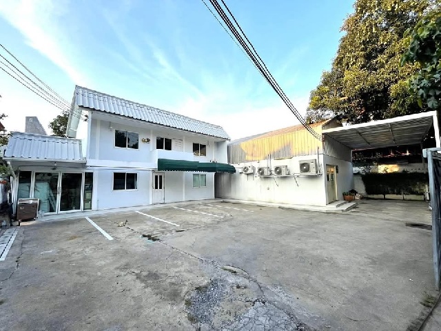 ทำเลดี ครัวกลาง BTS ทองหล่อ 900ม. Cloud Kitchen 2 ชั้น 402ตร.ม.