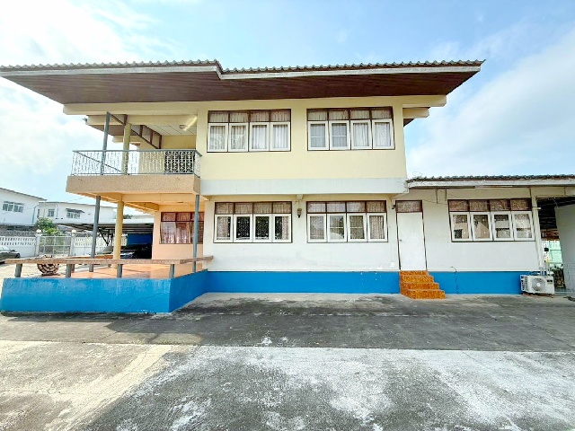 MRT หลักสอง 2.5 กม.ให้เช่าบ้าน 2 ชั้น รีโนเวทใหม่ ต่อเติม บิวท์อิ