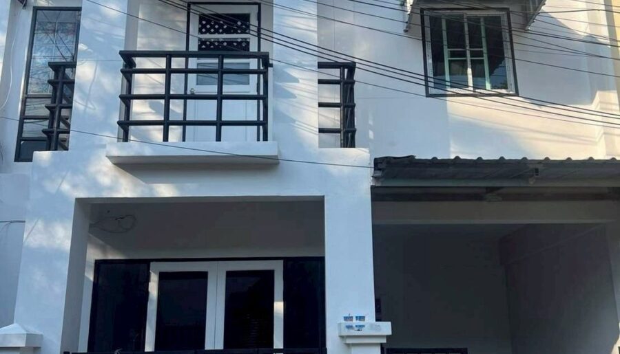 ให้เช่า/ขาย 4.5 ล้าน ทาวน์โฮม 2 ชั้น ช้างคลาน บ้านเปล่า พร้อมเข้า