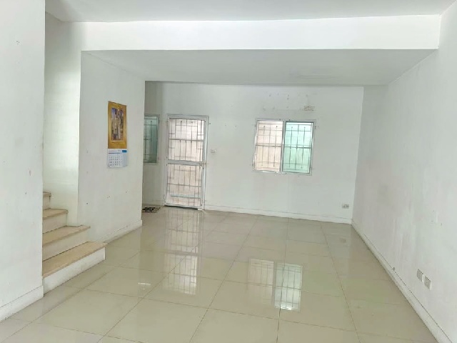 ทาวน์เฮาส์ 2 ชั้น รร.นานาชาติไทย-จีน 1.8 กม.3 นอน 2น้ำ 21ตร.วา