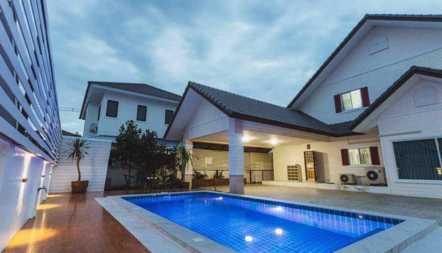 ขายด่วน 6.5 ล. พูลวิลล่า 2 ชั้น ป่าแดด ซื้อแล้วทำธุรกิจต่อได้เลย