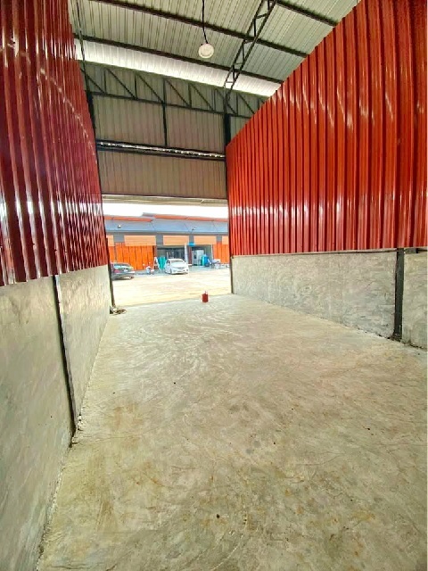 MRT ไทรม้า 3.1 กม.ให้เช่าโกดังท่าอิฐ 76 ตร.ม.เหมาะสำหรับโชว์รูม