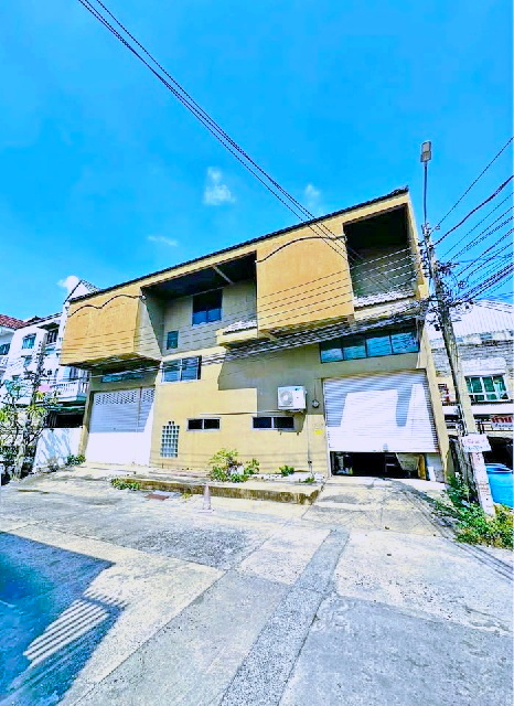 อาคาร 2 ชั้น ซ.ลาดพร้าววังหิน 4-12 MRT โชคชัย 4 1กม. 2คูหาตีทะลุ