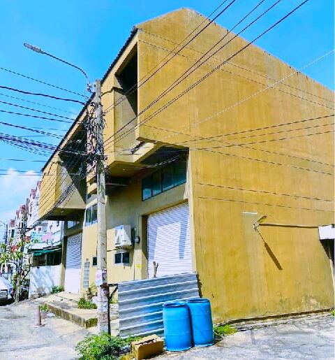 .ให้เช่าทาวเฮ้าส์ 2 ชั้น MRT โชคชัย 4 1.2 กม 2คูหาตีทะลุกัน 54 ตร