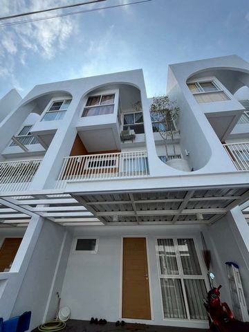 ขายเพียง 3.65 ล้าน Monotown 3 สันผีเสื้อ ทาวน์โฮม 3 ชั้น สไตล์โมเ