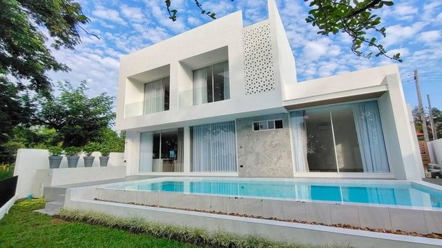 บ้านพูลวิลล่า #วิวทะเลสาบ ราคา 12.85 ล. โซนดอยสะเก็ด มีเพียงหลังเ