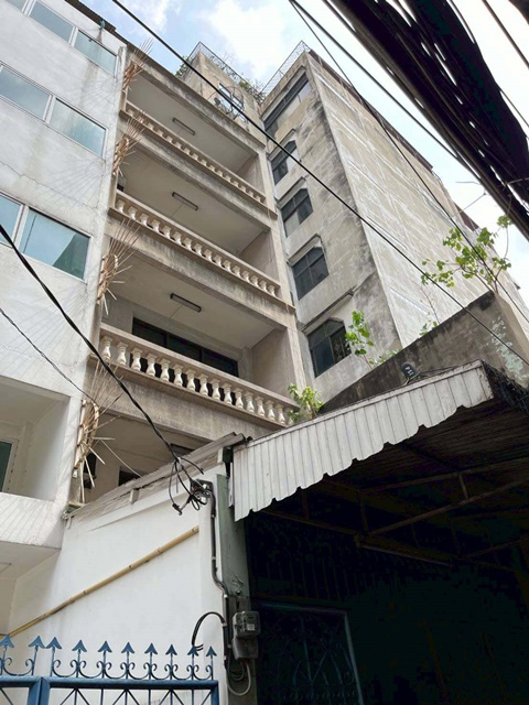 ให้เช่าตึกแถว 4.5 ชั้น ทรงวาด MRTวัดมังกรเพียง 499ม. สำเพ็ง เยาวร