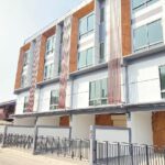 รร.สารสาสน์วิเทศบางบอน 4.8 กม.4 นอน ให้เช่าทาวน์โฮมหรู 4 ชั้น