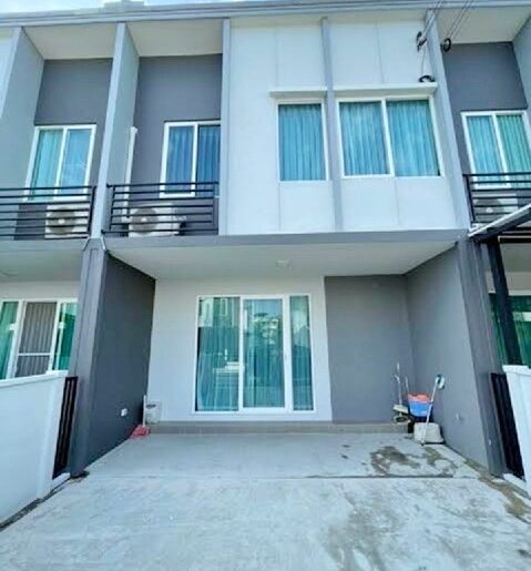 MRT บางชัน 800 ม. 3นอน ให้เช่าทาวน์โฮม 2 ชั้น 20 ตร.วา.