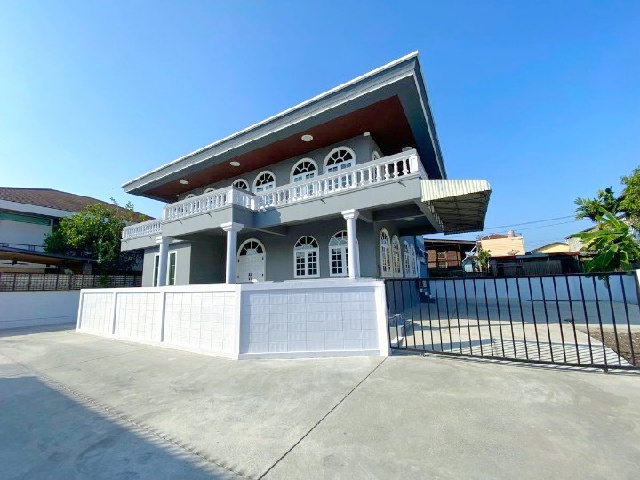 บ้านเดี่ยว 2 ชั้น 7 นอน ตลาดเอี่ยมสมบัติ 1.7 กม. MRT ศรีนุช 1.6 ก