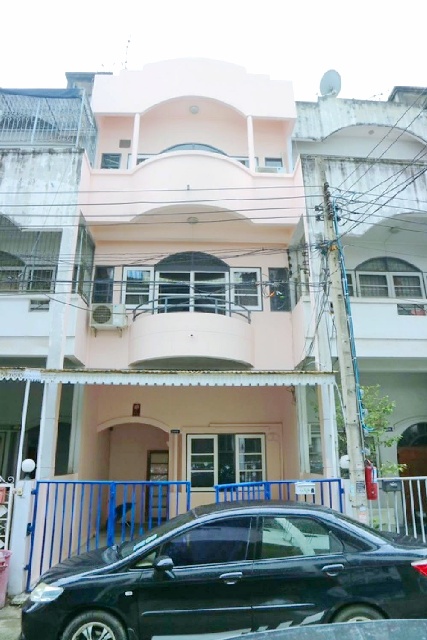 รัชดา เซ็นทรัล ลาดพร้าว 1.3 กม.MRT ลาดพร้าว 900 ม. 3 ชั้น 4 นอน
