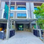 BTSสายหยุด BTSสะพานใหม่ 2.3กม. ใหญ่มาก ให้เช่าทาวน์โฮม 3 ชั้น 4-
