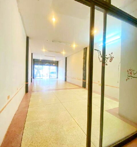 วารินชำราบ อุบลราชธานี ให้เช่าอาคารพาณิชย์ 3 ชั้น 1 คูหา ทำเลทอง