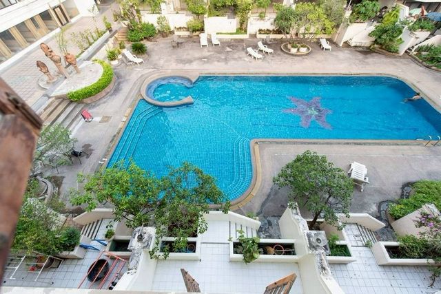 ให้เช่า 40,000 บาท ทาวน์โฮม 4 ชั้น #รีโนเวทใหม่ พร้อมเฟอร์นิเจอร์