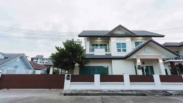 ลดราคาขายด่วน 5.9 ล้าน พูลวิลล่า ป่าแดด ซื้อแล้วทำธุรกิจต่อได้เลย