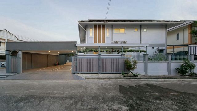 ขาย 12.9 ล้าน 90 ตรว. เวิลด์คลับแลนด์ หางดง เฟอร์ครบ ตกแต่งพร้อม