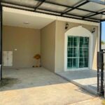 APL ลาดกระบัง 8.6 กม.ปล่อยเช่าทาวน์เฮาส์ 2 ชั้นหลังมุม ย่านอ่อนน