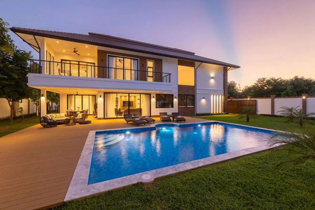 ราคาเริ่มต้น 18.626 ล้าน เวิลด์คลับแลนด์ หางดง​ บ้านสร้างใหม่ใกล้